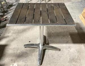 DESCRIPTION: 30" X 24" MODERN PATIO TABLE LOCATION: AREA #6 QTY: 1