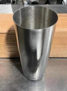 DESCRIPTION: (6) 16 OZ STAINLESS MIXING CUPS LOCATION: AREA # THIS LOT IS: SOLD BY THE PIECE QTY: 6