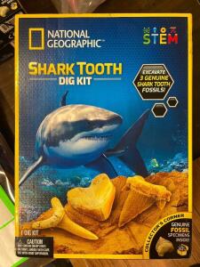 (2) - NATIONAL GEOGRAPHIC SHARK TOOTH DIG KIT