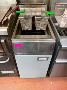 DESCRIPTION: FRYMASTER 40 LB. GAS DEEP FRYER W/ (2) BASKETS BRAND / MODEL: FRYMASTER GP145 ADDITIONAL INFORMATION NATURAL GAS LOCATION: KITCHEN QTY: 1