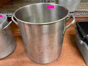 DESCRIPTION: 25 QT STAINLESS STOCK POT SIZE 25 QT LOCATION: KITCHEN QTY: 1