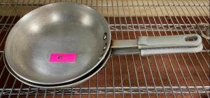 DESCRIPTION: (2) 9" SKILLETS SIZE 9" LOCATION: KITCHEN THIS LOT IS: SOLD BY THE PIECE QTY: 2