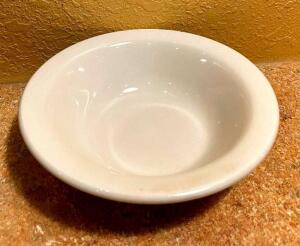 DESCRIPTION: (24) 6.5" CHINA BOWLS LOCATION: SEATING QTY: 24