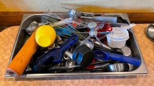 DESCRIPTION: ASSORTED KITCHEN UTENSILS AS SHOWN LOCATION: SEATING QTY: 1