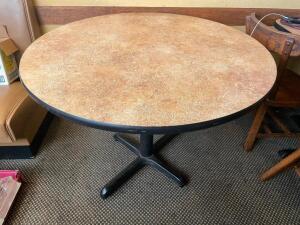 DESCRIPTION: 42" ROUND DINING TABLE LOCATION: SEATING QTY: 1