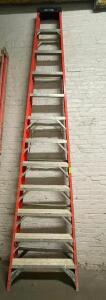 12 FIBERGLASS LADDER