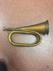 DESCRIPTION: BUGLE LOCATION: SEATING QTY: 1