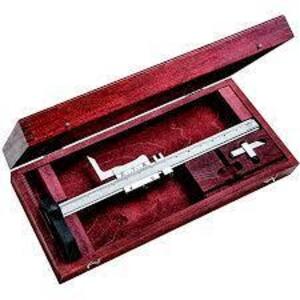 DESCRIPTION: (1) VERNIER HEIGHT GAGE WITH CASE BRAND/MODEL: STARRETT #255Z-12 INFORMATION: CHERRY WOOD CASE RETAIL$: $1838.13 EA SIZE: 12" QTY: 1