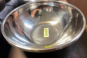 (4) 16" STAINLESS MIXING BOWLS - LIKE NEW