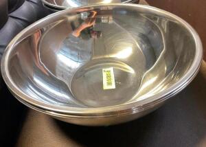 (4) 16" STAINLESS MIXING BOWLS - LIKE NEW