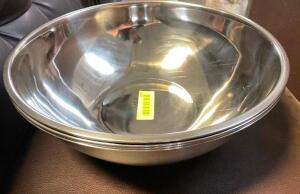 (4) 16" STAINLESS MIXING BOWLS - LIKE NEW