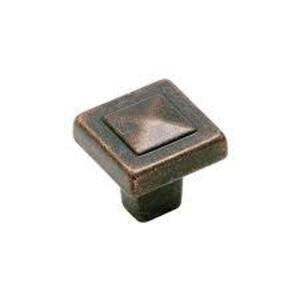 DESCRIPTION: (1) BOX OF (25) HANDLE KNOBS BRAND/MODEL: AMEROCK INFORMATION: RUSTIC BRONZE RETAIL$: $173.25 TOTAL QTY: 1