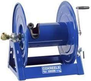 DESCRIPTION: (1) HAND CRANK HOSE REEL BRAND/MODEL: COXREELS #5FYD5 INFORMATION: BLUE RETAIL$: $529.59 EA SIZE: 1/2 in I.D.), 17 5/8 in L x 23 3/8 in W