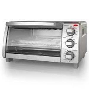 DESCRIPTION: (1) TOASTER OVEN BRAND/MODEL: BLACK AND DECKER INFORMATION: STAINLESS RETAIL$: 40.00 EA SIZE: 4 SLICE QTY: 1