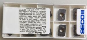 DESCRIPTION: (30) LOHW CARBIDE MILLING INSERTS BRAND/MODEL: SECO LOHW130325 RETAIL$: $ 18.90 PER INSERT QTY: 30