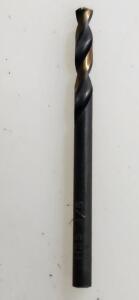 DESCRIPTION: (48) 135 DEG HSS STUB LENGTH DRILL BITS BRAND/MODEL: DRILL AMERICA KFDST1/8 RETAIL$: $ 1.07 EA SIZE: 1/8" QTY: 48