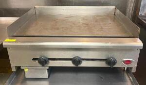 WELLS 36" 3-BURNER NATURAL GAS HEAVY DUTY COUNTERTOP GRIDDLE