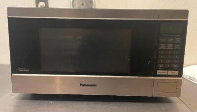 PANASONIC 1.6 CU FT MICROWAVE OVEN