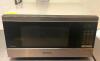 PANASONIC 1.6 CU FT MICROWAVE OVEN - 2