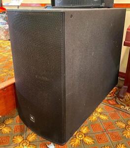 JBL HIGH OUTPUT EXTENDED RESPONSE DUAL 18" SUBWOOFER