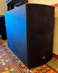 JBL HIGH OUTPUT EXTENDED RESPONSE DUAL 18" SUBWOOFER