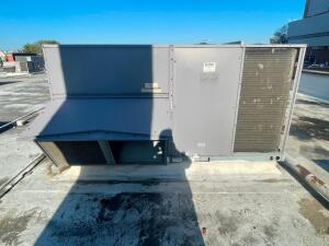 INTERNATIONAL COMFORT ROOF TOP HVAC UNIT.