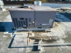 INTERNATIONAL COMFORT ROOF TOP HVAC UNIT.