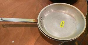 (2) 14" SKILLETS