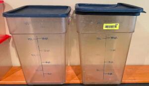 (2) 22 QT PLASTIC CONTAINERS W/ LIDS - SQUARE