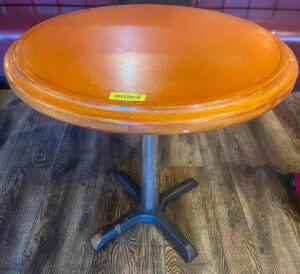 30" ROUND HARDWOOD TABLE W/ STANDARD BASE.