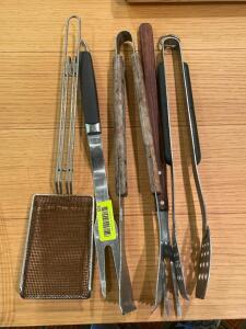 (1) LOT OF ASSORTED BBQ GRILL UTENSILS.