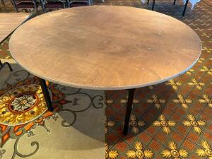 60" ROUND FOLDING BANQUET TABLE