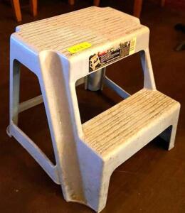 2-STEP STOOL- PLASTIC