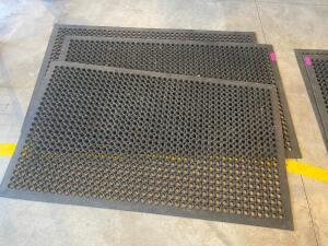 (3) 5' X 3' BLACK RUBBER KITCHEN MATS