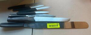 (5) PIECE BREAD KNIFE SET