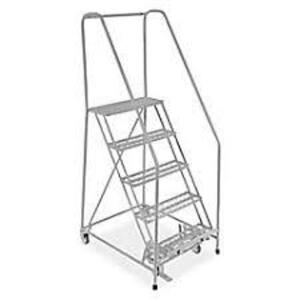 DESCRIPTION: (1) PLATFORM LADDER BRAND/MODEL: TRIARC RETAIL$: $597.00 EA SIZE: 5 STEPS QTY: 1