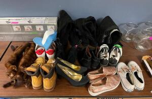 LARGE ASSORTMENT OF WOMEN'S SHOES