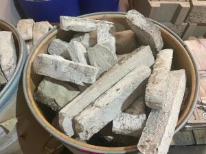 LARGE CONTAINER OF ASSORTED EXTERIOR ACCENT STONE