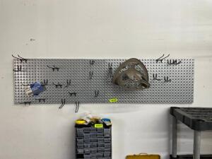 WALL MOUNTED TOOL RACK