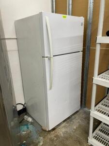 TWO SECTION / TOP FREEZER RESIDENTIAL REFRIGERATOR