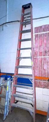 DESCRIPTION: 12' FIBERGLASS LADDER SIZE 12' LOCATION: WAREHOUSE QTY: 1