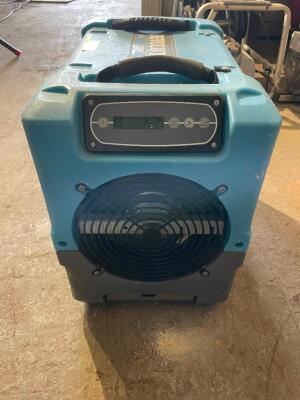 DESCRIPTION: DEIEAZ F413 COMMERCIAL DEHUMIDIFIER BRAND / MODEL: DEIEAZ X F413 ADDITIONAL INFORMATION RETAILS NEW FOR $2280 LOCATION: PAINT ROOM QTY: 1