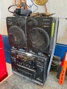 DESCRIPTION: SONY BOOM BOX RADIO BRAND / MODEL: SONY LOCATION: WAREHOUSE QTY: 1