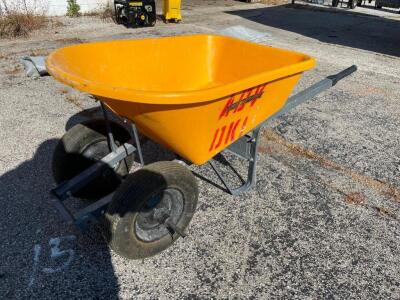 DESCRIPTION: TRUE TEMPER 6 CU FT WHEEL BARROW BRAND / MODEL: TRUE TEMPER LOCATION: WAREHOUSE QTY: 1