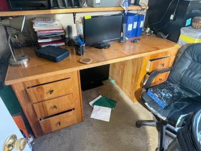 DESCRIPTION: 72" OAK DESK WITH LEFT AND RIGHT DRAWERS ADDITIONAL INFORMATION CONTENTS ARE NOT INCLUDED SIZE 72" LOCATION: OFFICE QTY: 1