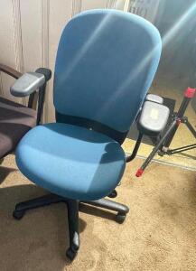 DESCRIPTION: BLUE UPHOLSTERED OFFICE CHAIR LOCATION: OFFICE QTY: 1