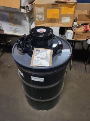 DESCRIPTION (1) DRUM TOP VACUUM HEAD WITH 55 GALLON DRUM BRAND/MODEL DAYTON/4YE63 ADDITIONAL INFORMATION 4HP, WET/DRY, 100CFM, RETAILS FOR $615 THIS L