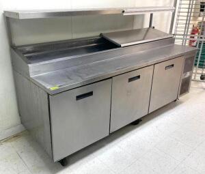 95" 3-DOOR STAINLESS STEEL PIZZA PREP TABLE WITH REFRIGERATED BASE