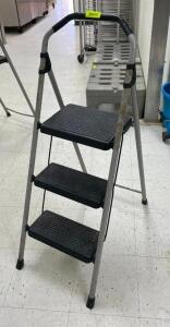 3-STEP STEP STOOL