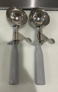 DESCRIPTION: (4) VOLLRATH SCOOPS BRAND / MODEL: VOLLRATH LOCATION: KITCHEN THIS LOT IS: SOLD BY THE PIECE QTY: 4